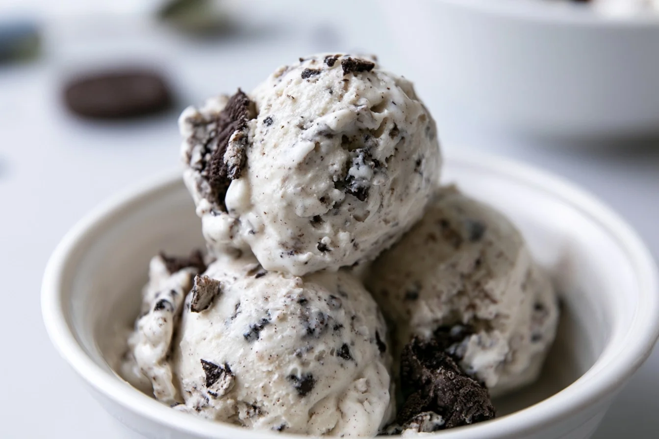 Keto Cookies and Cream Ice Cream That Tastes Like the Real Thing